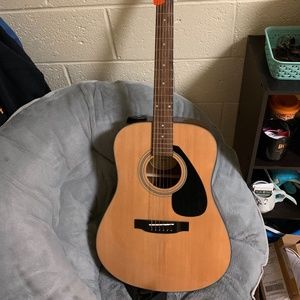 Yamaha guitar